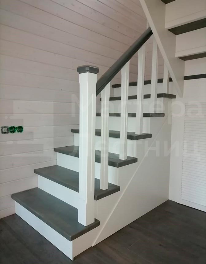 лестница П-образная с площадкой и шкафом