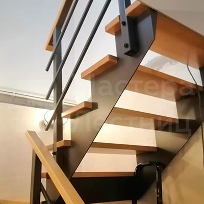 Обшивка металлической лестницы
